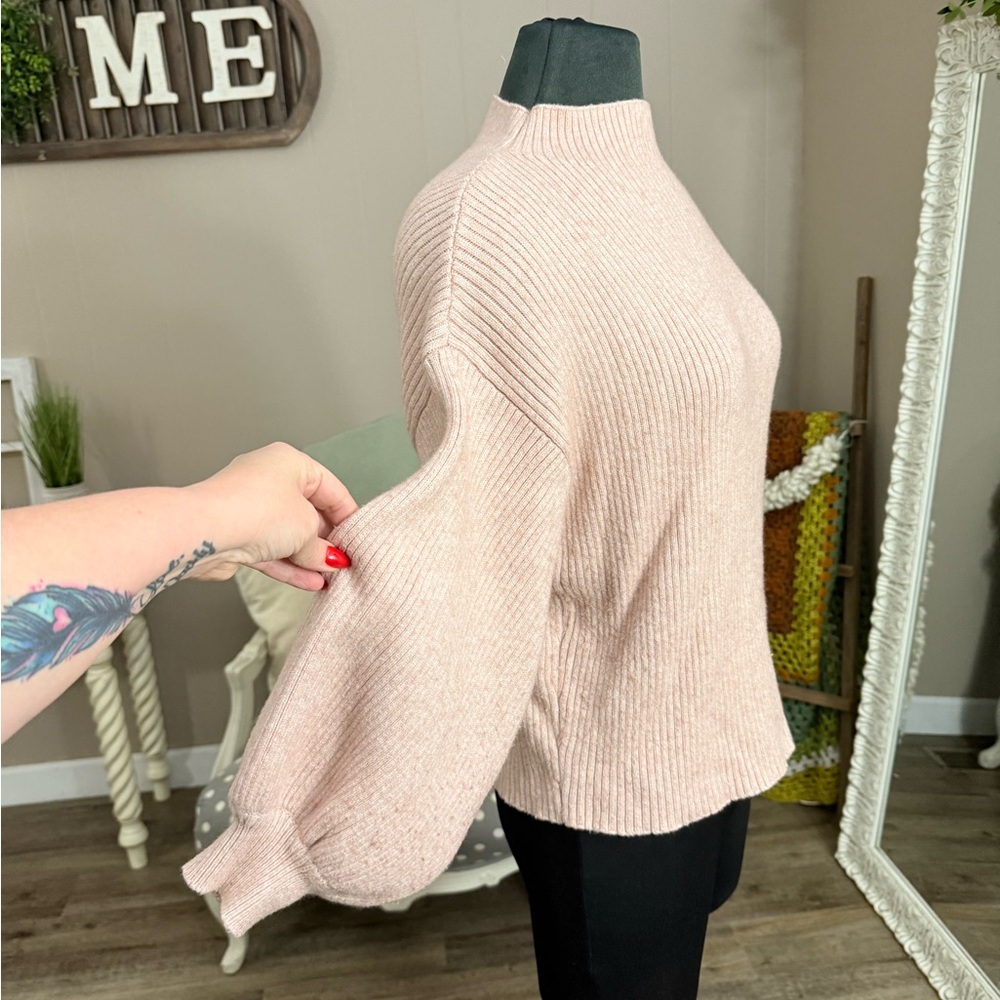 Line & Dot • Ribbed Alder Sweater - Picture 12 of 16